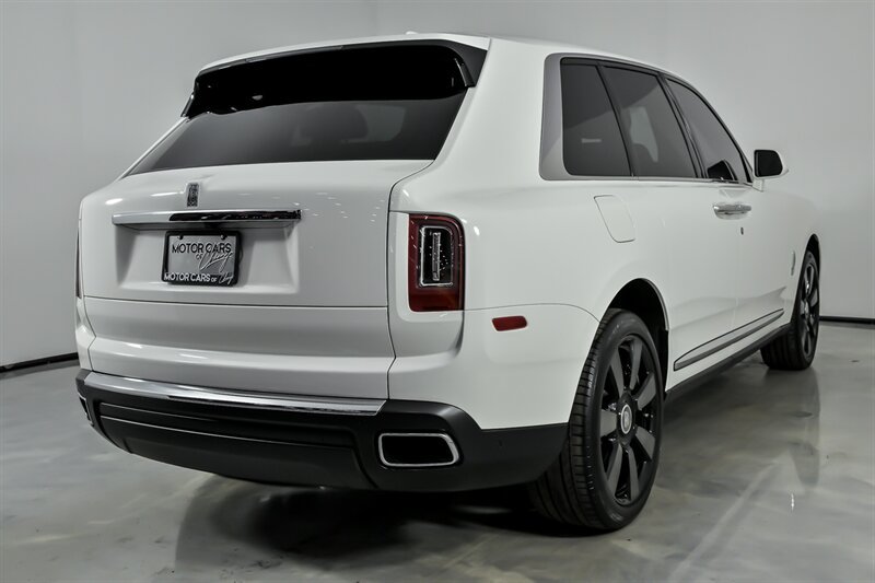 Used 2023 Rolls-Royce Cullinan w/ Leather Finishing Pack AWD/4WD image 11