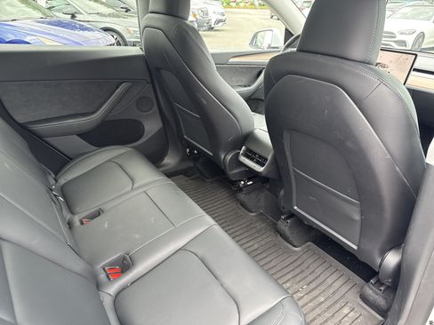Used 2023 Tesla Model Y Long Range AWD/4WD image 16