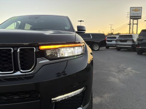 Used 2023 Jeep Grand Cherokee L Limited image 10