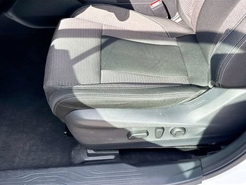 Used 2022 Subaru Outback Premium AWD/4WD image 23