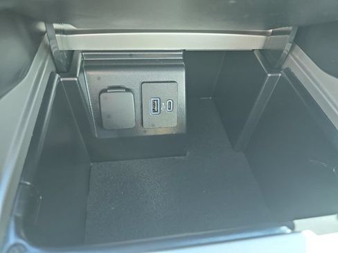 Used 2024 Ford Explorer XLT w/ Equipment Group 202A AWD/4WD image 27