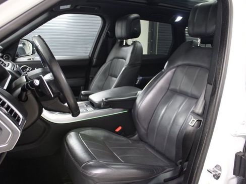 Used 2020 Land Rover Range Rover Sport HSE Dynamic image 5