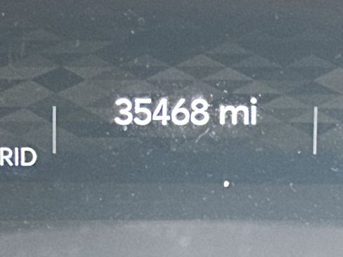 Used 2022 Jeep Wrangler Unlimited Sahara w/ Cold Weather Group image 28