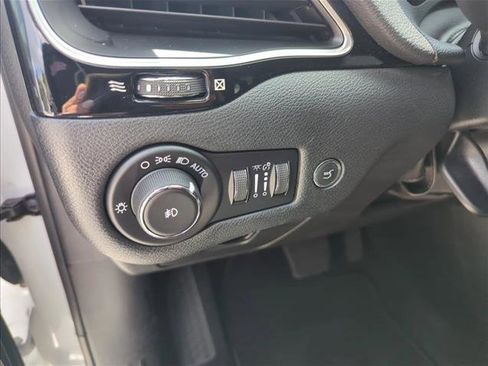 Used 2020 Jeep Cherokee Latitude Plus FWD image 30