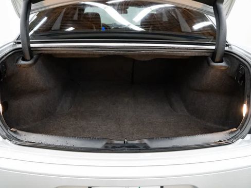 Used 2021 Chrysler 300 Touring L RWD image 8