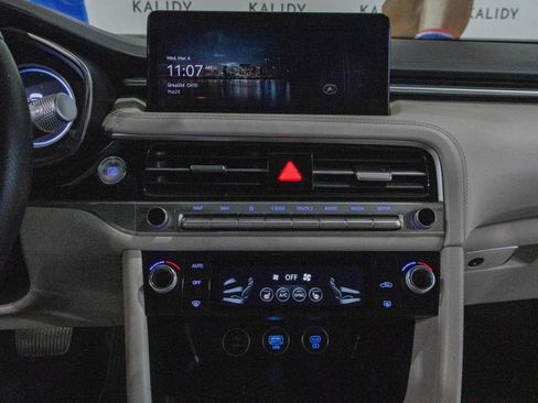 Used 2024 Genesis G70 2.5T image 4