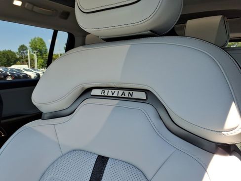 Used 2024 Rivian R1S Adventure AWD/4WD image 21