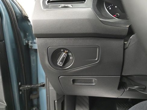 Used 2021 Volkswagen Tiguan SE w/ Panoramic Sunroof Package image 24