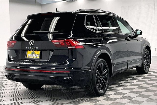 Used 2022 Volkswagen Tiguan SE R-Line FWD image 12