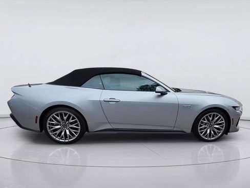 Used 2025 Ford Mustang GT Premium RWD image 9