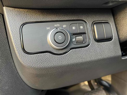 Used 2023 Mercedes-Benz Sprinter 2500 image 28