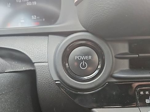 Used 2023 Toyota Crown Platinum image 22