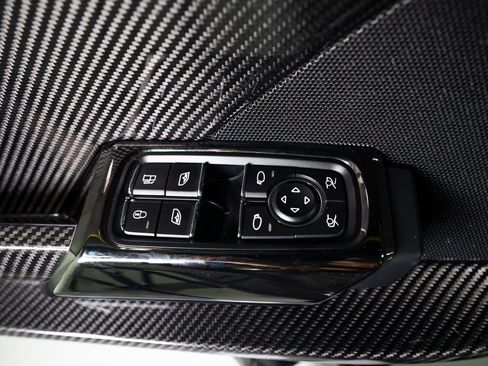 Used 2015 Porsche 918 Spyder image 35