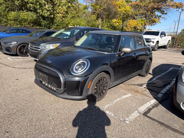 Used 2024 MINI Cooper 4-Door Hardtop FWD image 1