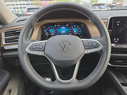 New 2026 Volkswagen Atlas SE image 14