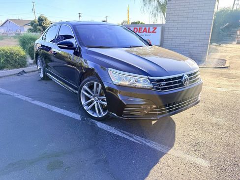 Used 2019 Volkswagen Passat 2.0T SE R-Line image 1