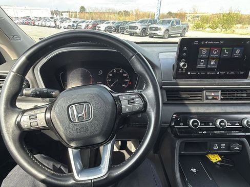 Used 2025 Honda Pilot Touring image 27