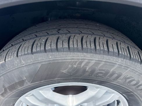 Used 2023 Ford Explorer XLT w/ Equipment Group 202A AWD/4WD image 25