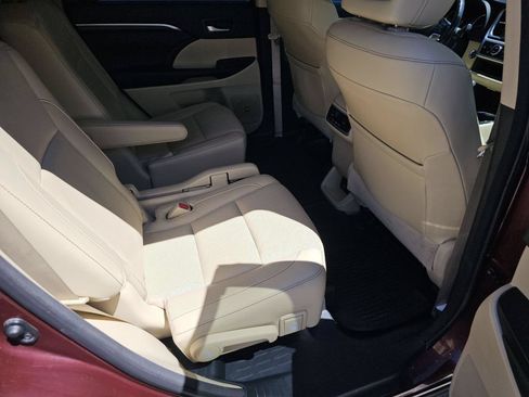 Used 2015 Toyota Highlander Limited AWD/4WD image 27