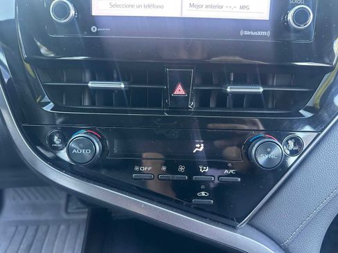 Used 2024 Toyota Camry SE image 16