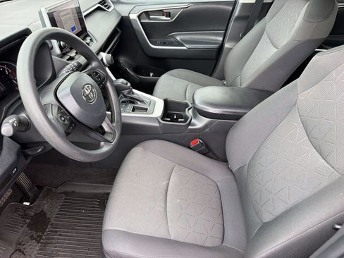 Certified 2023 Toyota RAV4 XLE w/ Convenience Package FWD image 5