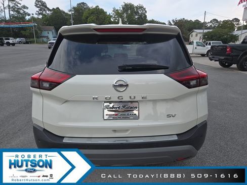 Used 2021 Nissan Rogue SV FWD image 7