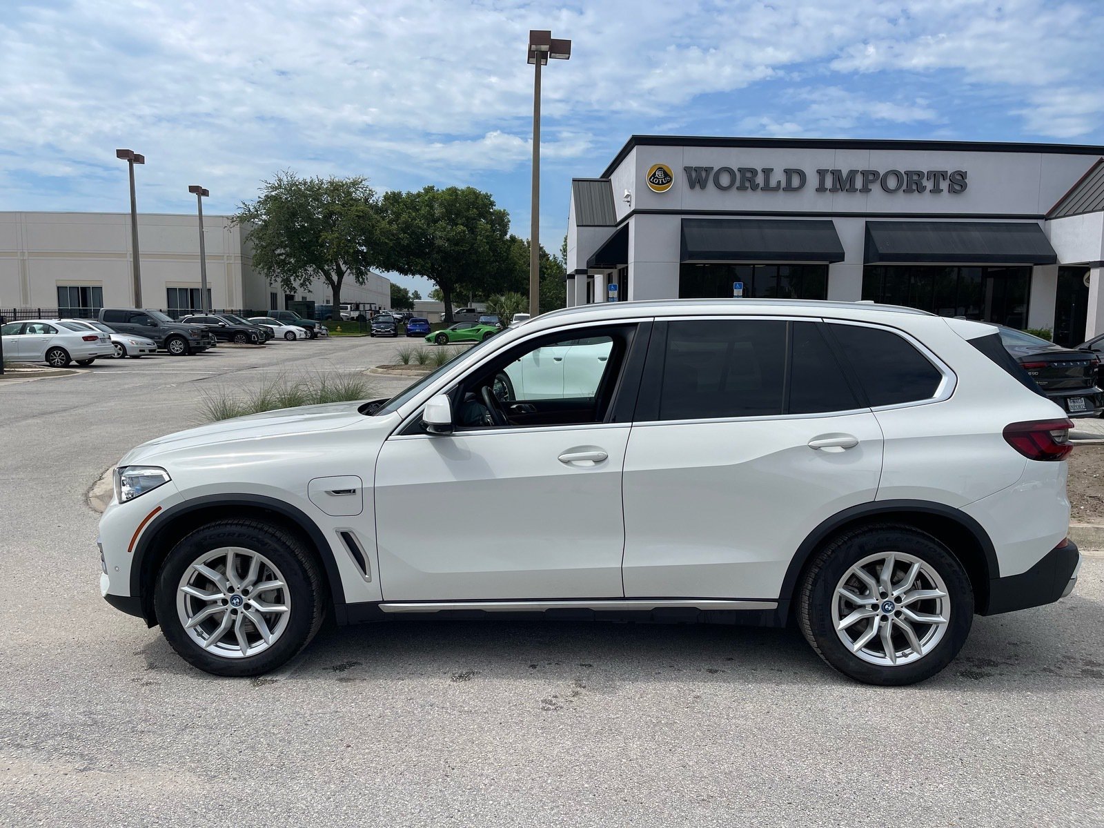 Used 2023 BMW X5 xDrive45e w/ Executive Package AWD/4WD image 53