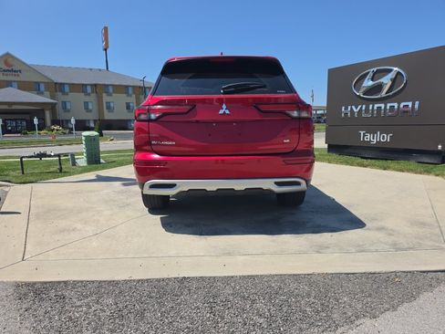 Used 2024 Mitsubishi Outlander SE AWD/4WD image 6