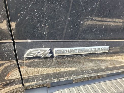 Used 2022 Ford F250 Lariat w/ Black Appearance Package image 4