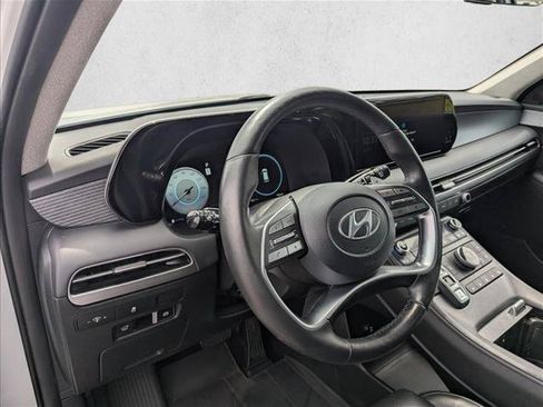 Used 2023 Hyundai Palisade Limited FWD image 12
