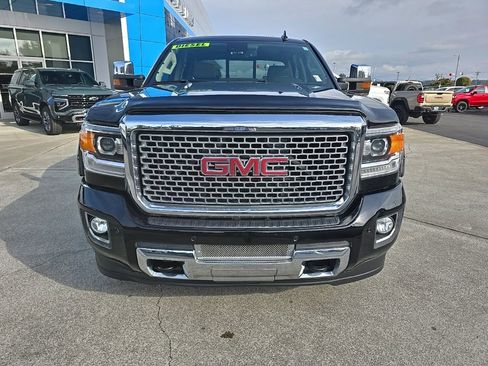Used 2016 GMC Sierra 2500 Denali image 9