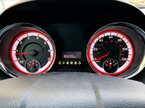 Used 2020 Dodge Grand Caravan SE w/ UConnect Hands-Free Group image 26