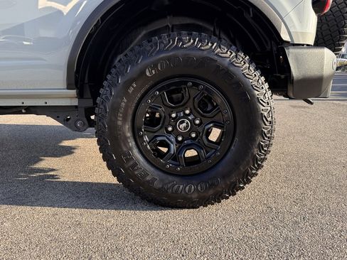 Certified 2023 Ford Bronco Wildtrak image 14
