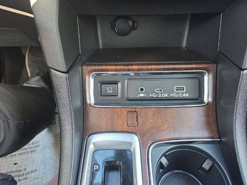 Used 2024 Subaru Ascent Touring image 40