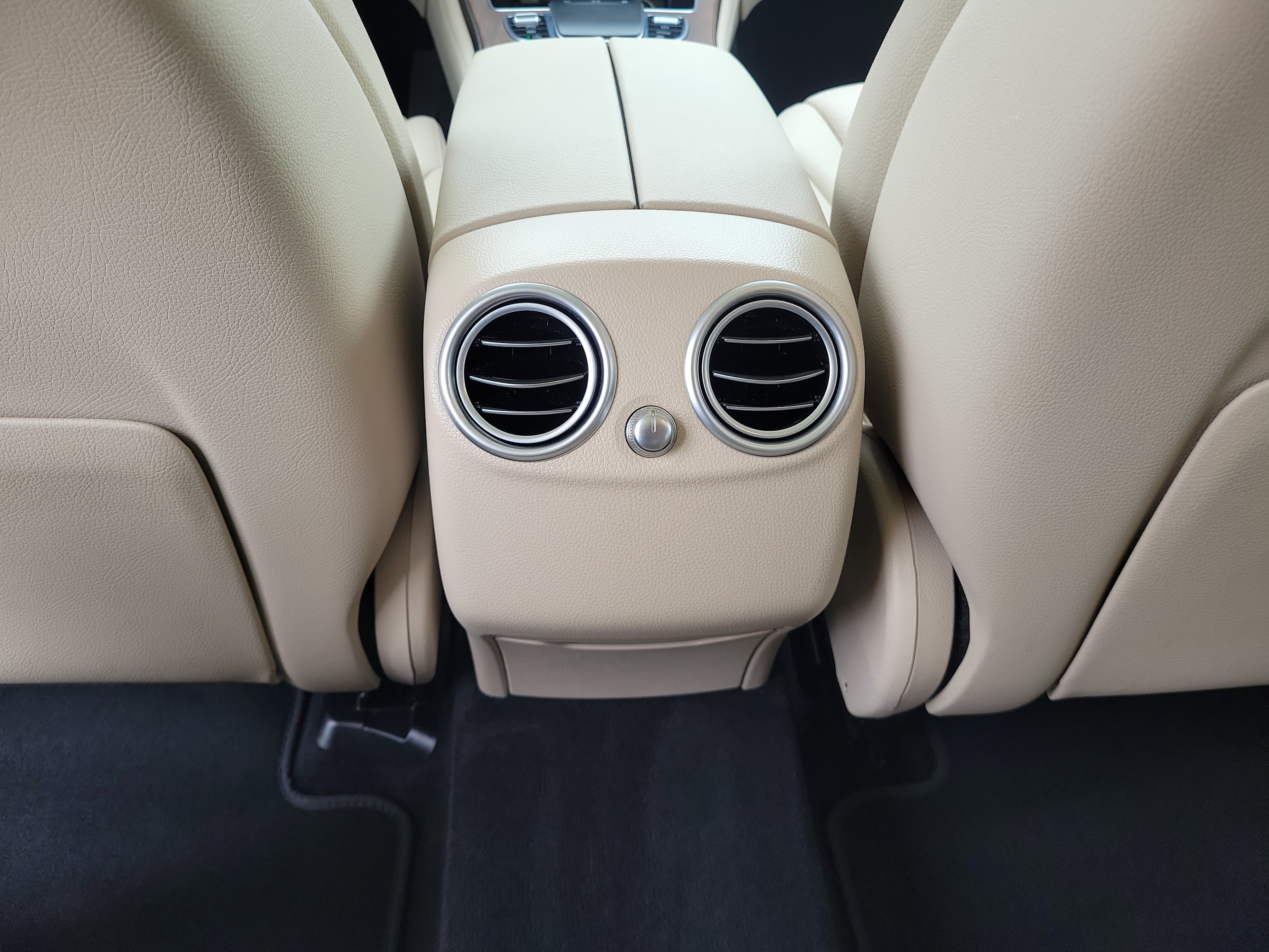 Used 2021 Mercedes-Benz GLC 300 4MATIC image 11