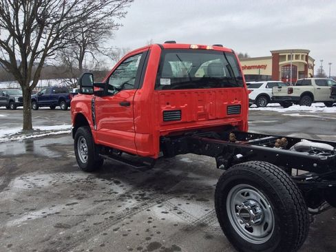 Used 2024 Ford F350 XL w/ Snow Plow Prep Package image 13