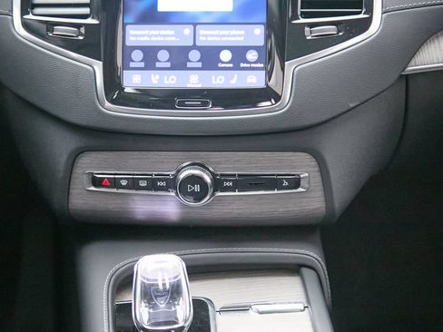 Used 2023 Volvo XC90 T8 Ultimate w/ Lounge Package AWD/4WD image 34