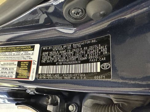 Used 2017 Toyota Camry XLE w/ Moonroof Package FWD image 13