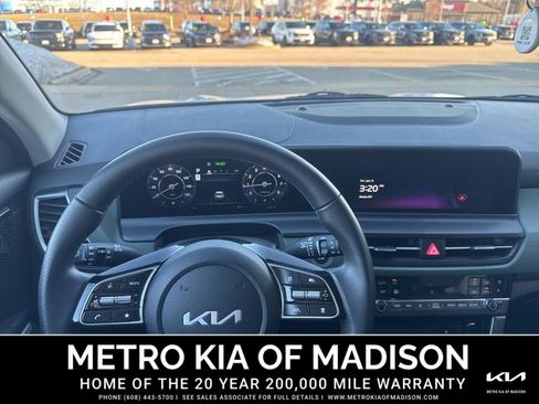Used 2024 Kia Seltos SX w/ SX Sunroof Package image 17