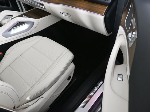 Used 2025 Mercedes-Benz GLE 350 4MATIC image 23