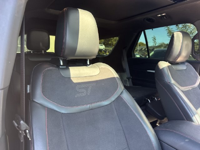 Used 2025 Ford Explorer ST AWD/4WD image 28