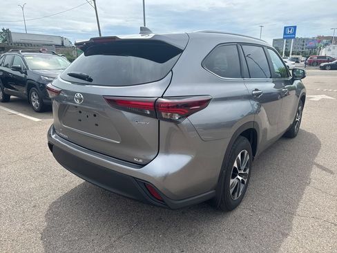 Used 2026 Toyota Highlander XLE AWD/4WD image 9