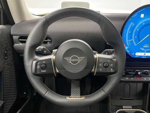 Certified 2025 MINI Cooper 2-Door Hardtop image 15