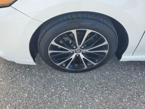 Used 2019 Toyota Camry SE image 17