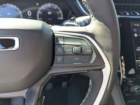 New 2025 Jeep Grand Cherokee Laredo X w/ Luxury Tech Group I image 23