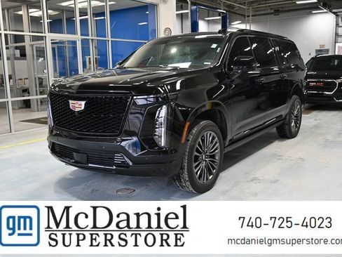 Used 2025 Cadillac Escalade ESV Sport Platinum w/ LPO, Floor Liner Package image 1