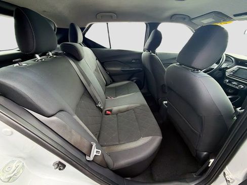 Used 2020 Nissan Kicks SV FWD image 24