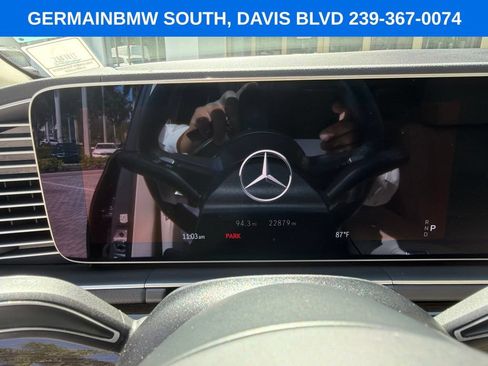 Used 2024 Mercedes-Benz GLS 450 4MATIC image 11