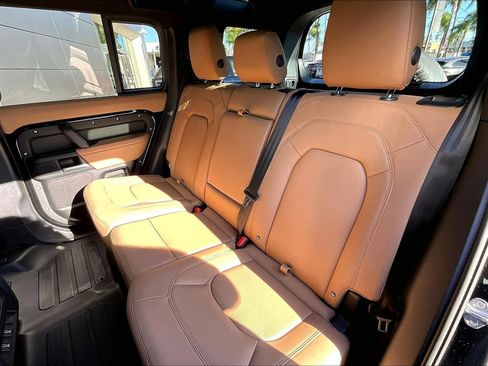 New 2026 Land Rover Defender 110 X-Dynamic SE AWD/4WD image 10