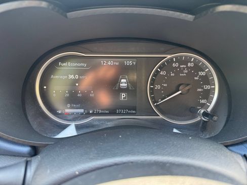 Used 2025 Nissan Versa SV FWD image 37